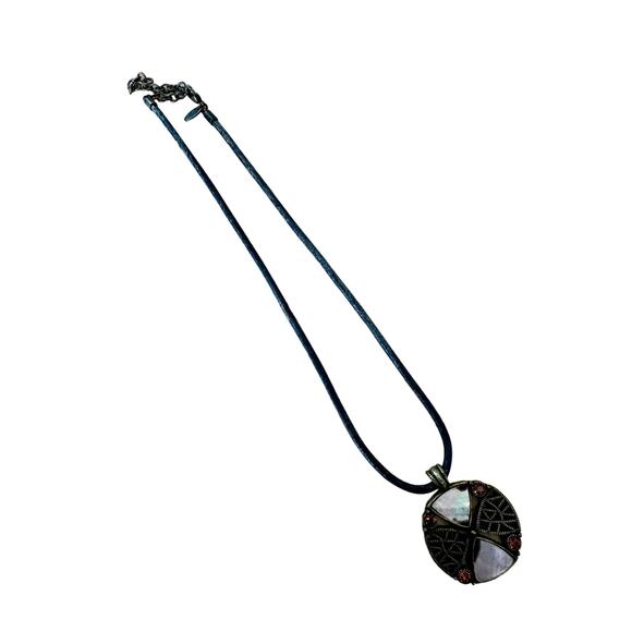 Lia Sophia Mother of Pearl Pendant Necklace - Picture 2 of 6